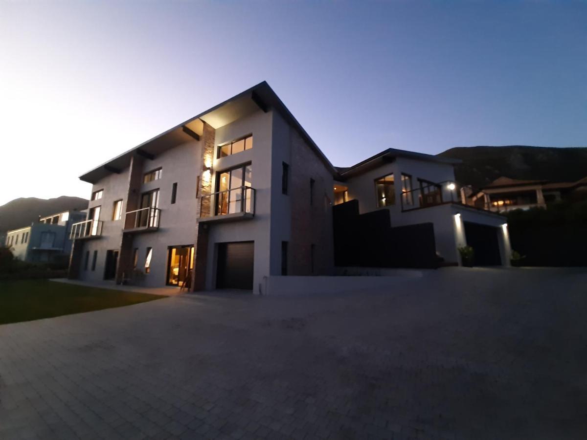 Black Eagle Self-Catering Accommodation, Hermanus Kültér fotó